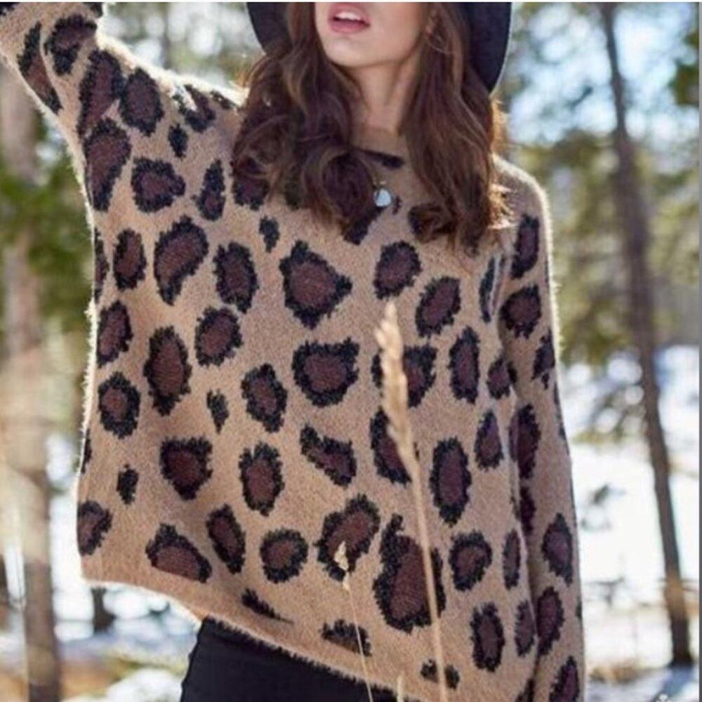 Altar'D State Leopard Print Fuzzy Oversized Sweater, Size Medium/Large EUC